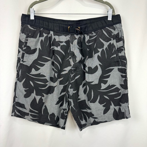 Diesel Men’s XXL Black & Grey Palm Gradient Shorts Cotton Casual /Coastal Resort - Picture 1 of 11